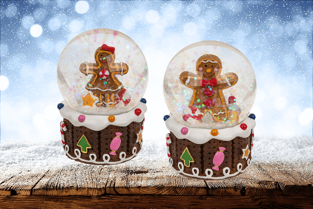 Snow globe, gingerbread children, on socket,