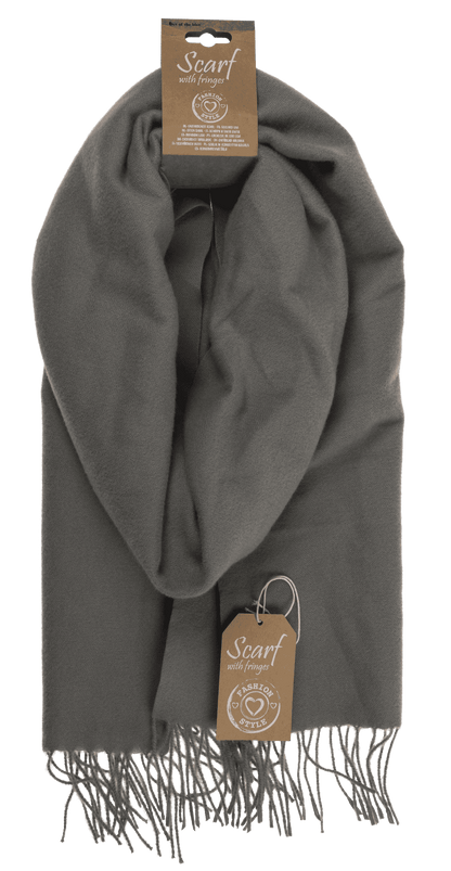 Winter scarf with fringes,