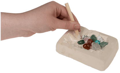 Excavation set with 5 gems,