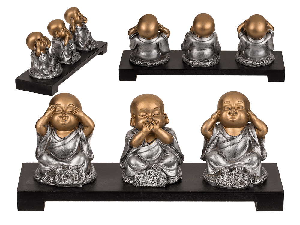 190131_000.png Drie polyresin Boeddha figuren in een houten schaal, symboliseren zie, hoor en spreek geen kwaad, 20 x 9 cm.