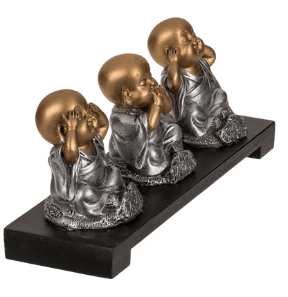 3 Polyresin decoration figurines on wooden bowl,