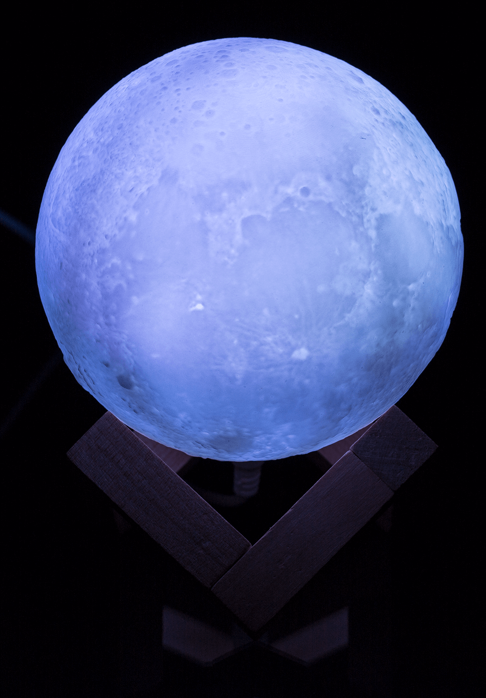 Color Changing Lamp, Moon, ca. 10 cm,