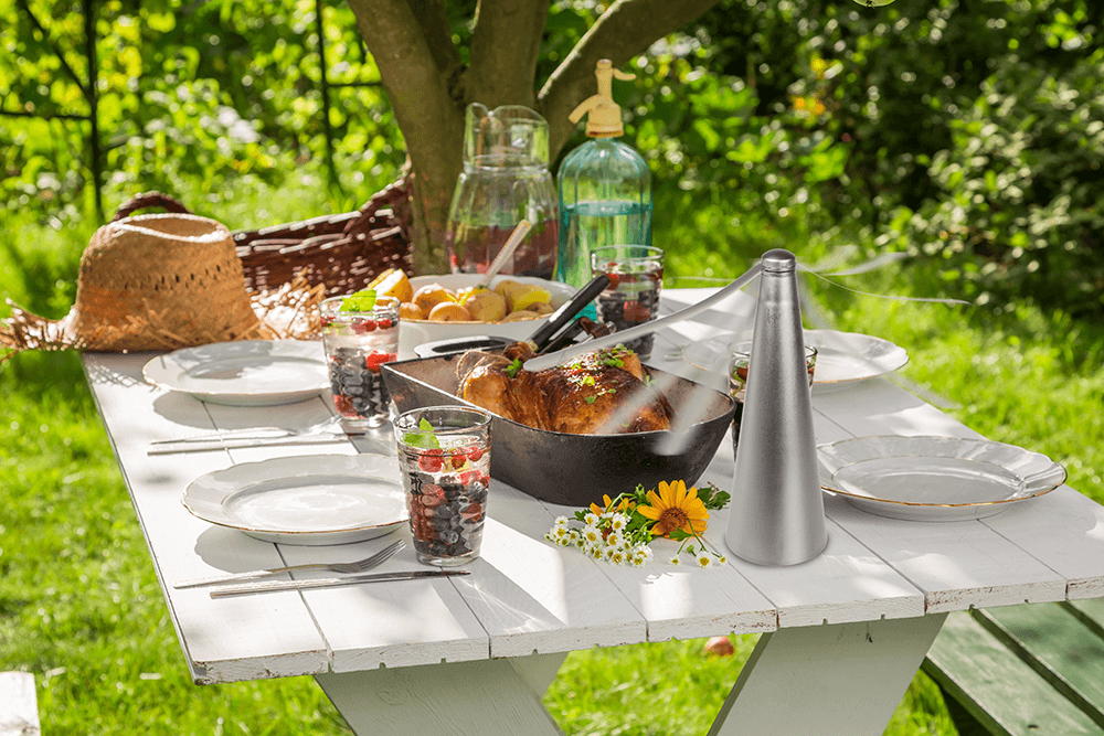 Mosquito fly scare, ca. 8 x 25 cm,