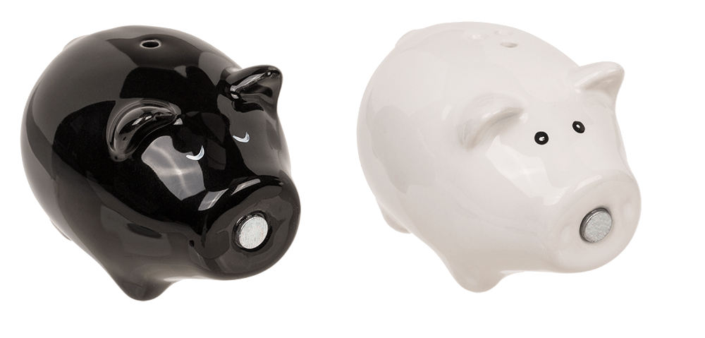 Salt & pepper shaker, pigs with magnet nose,