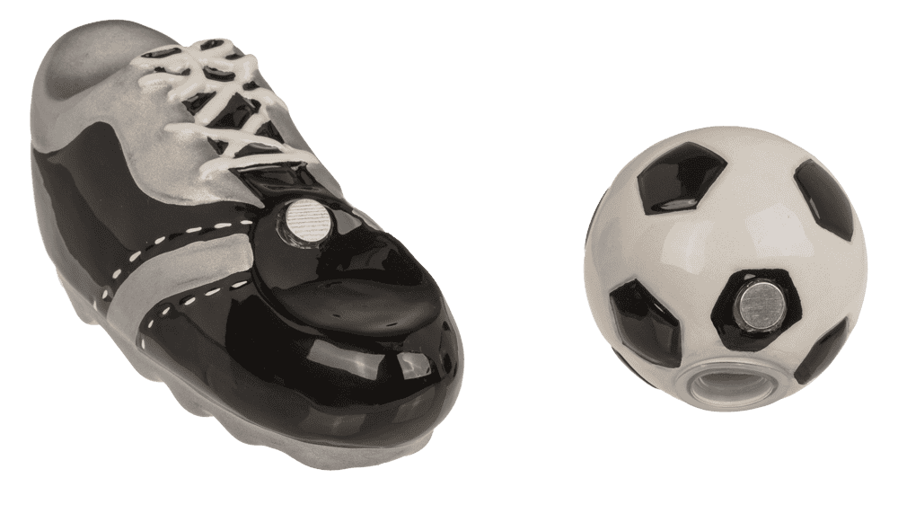 Salt& pepper shaker, football & shoe, with magnet,