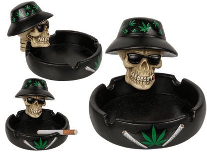 Ashtray, Skull with joint, ca. 17 cm,