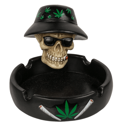 Ashtray, Skull with joint, ca. 17 cm,