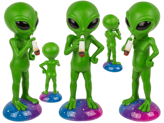Figurine, Smoking Alien, ca. 16,5 cm,