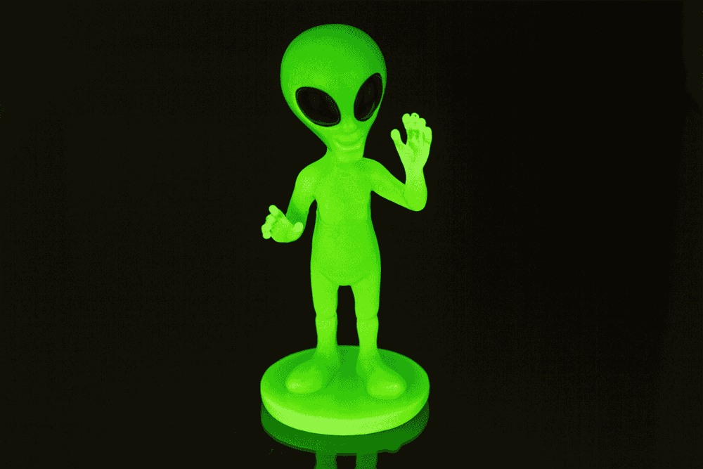 Alien, Glow in the dark;15.5 cm x 6.5 cm x 6.5 cm,