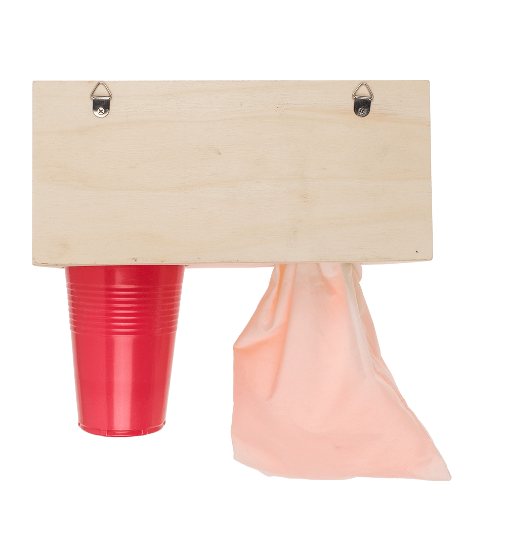 Beer Pong Shelf with 12 cups + 12 balls,