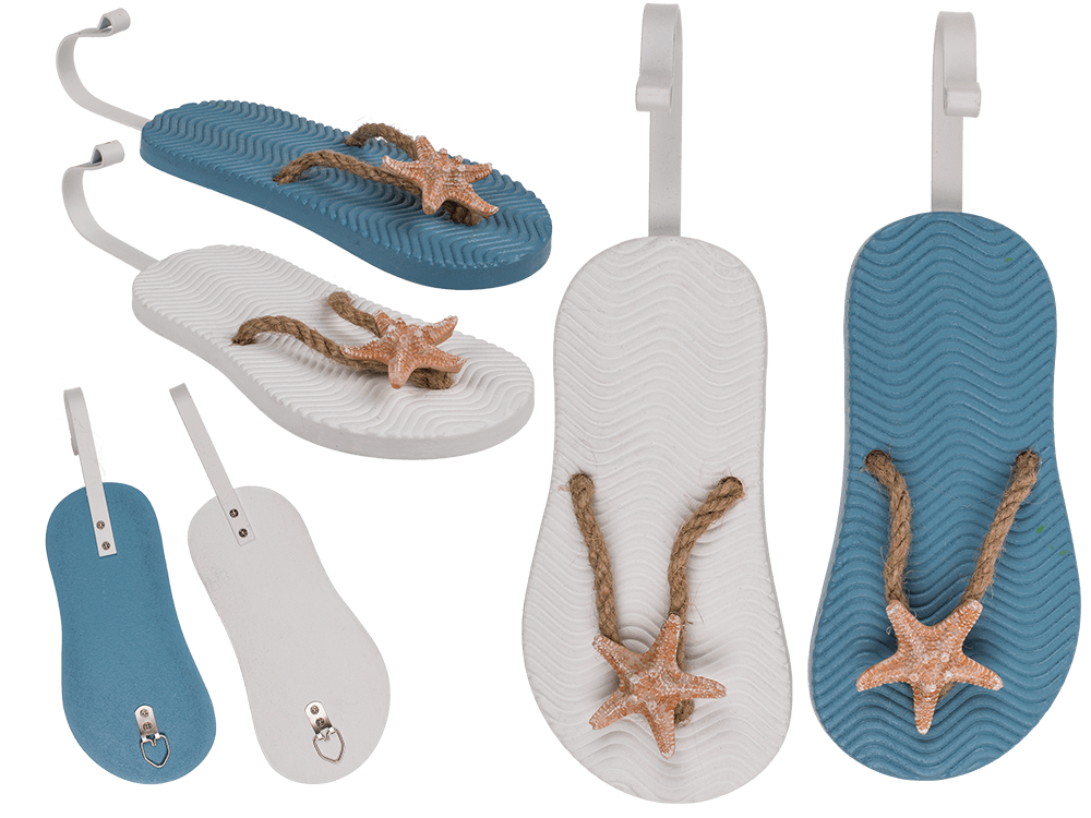 830465_000.png Houten kapstok in de vorm van flip-flops, 23,5 x 8 cm, in blauw en wit met stervormige decoratie.