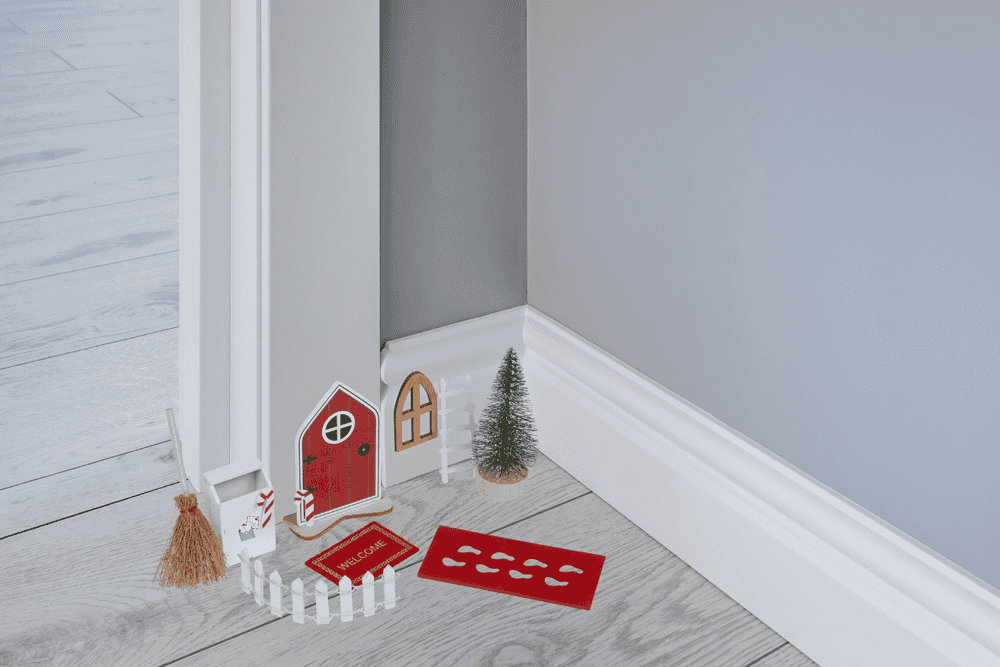 X-Mas elf door set,