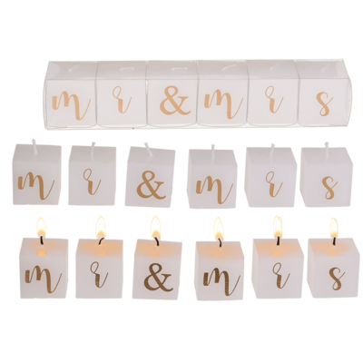 Insieme di candele con scritta, Mr & Mrs.,