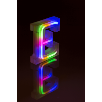 Lettera illuminata al neon, E, altezza: 16 cm,