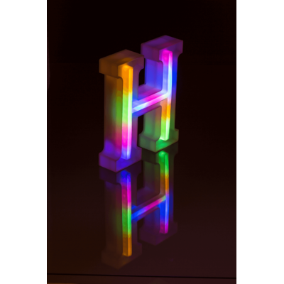 Lettera illuminata al neon, H, altezza: 16 cm,