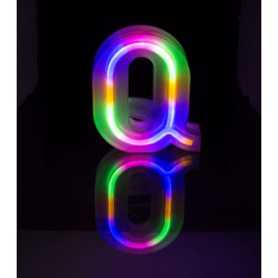 Lettre lumineuse neon, Q, hauteur : 16 cm,