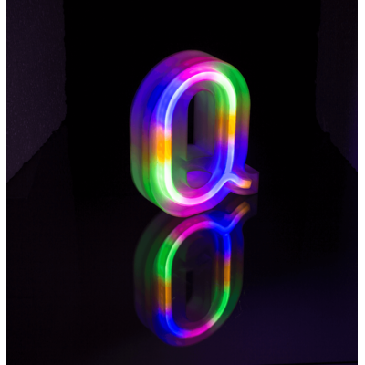 Lettre lumineuse neon, Q, hauteur : 16 cm,
