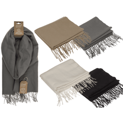 Winter scarf with fringes,